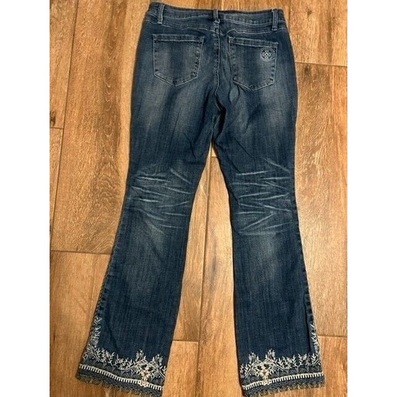 Laurie Felt Jeans Womens Size 4 Classic Denim Floral Embroidered Bootcut EUC - Picture 8 of 11